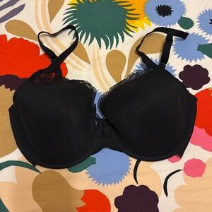 Like New Natori Black Bra with Lace